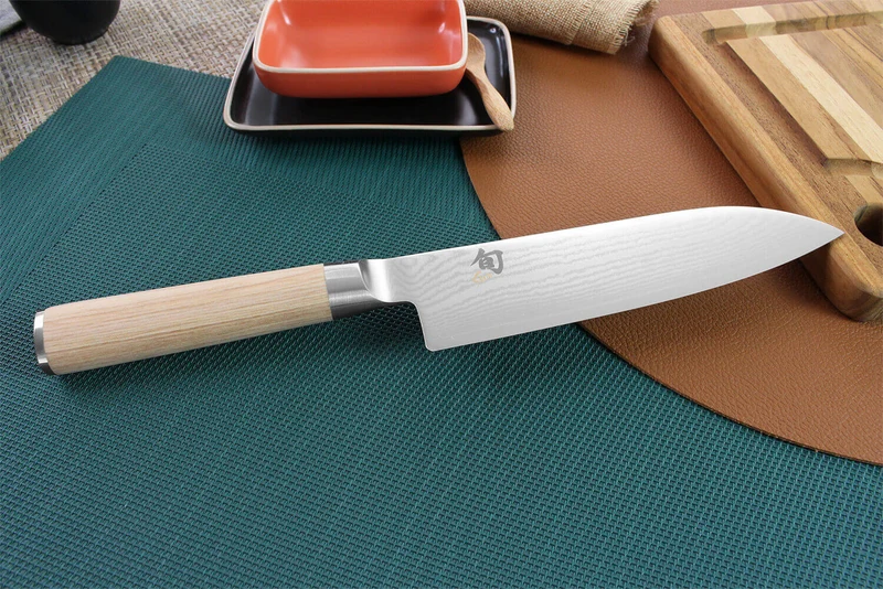 Couteau santoku japonais Kai Shun Classic White damas 33 couches 18cm