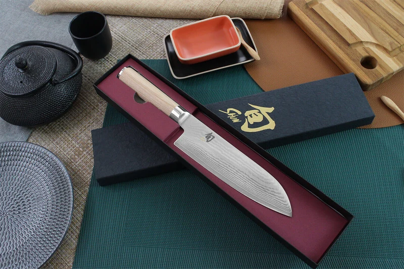 Couteau santoku japonais Kai Shun Classic White damas 33 couches 18cm