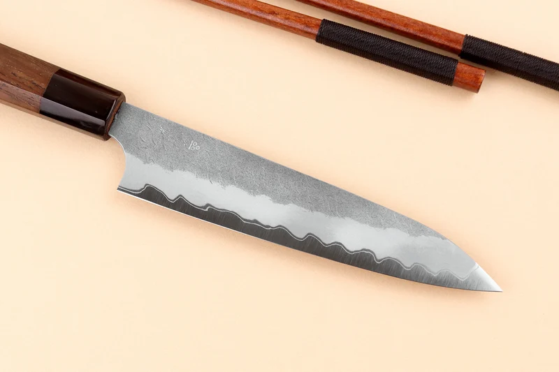 Couteau universel 15cm japonais artisanal Nigara Hamono Tsuchime AS manche en noyer