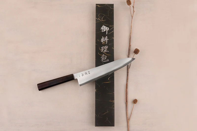 Couteau de chef gyuto 21cm japonais artisanal Hatsukokoro Kaijin BS2 ébène