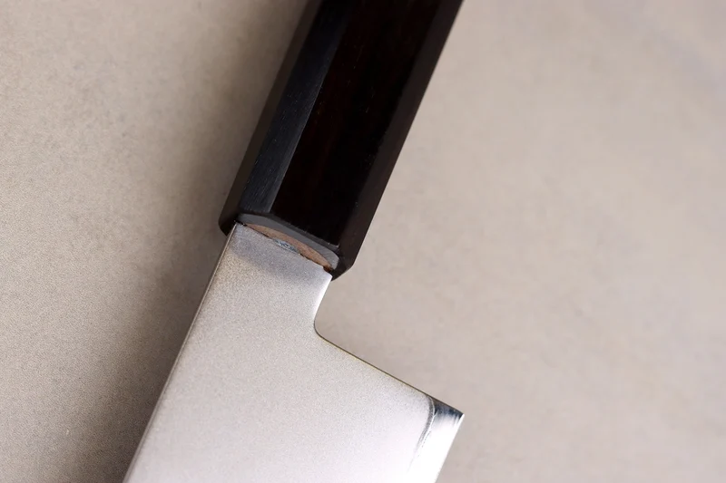 Couteau santoku 17cm japonais artisanal Hatsukokoro Kaijin BS2 ébène