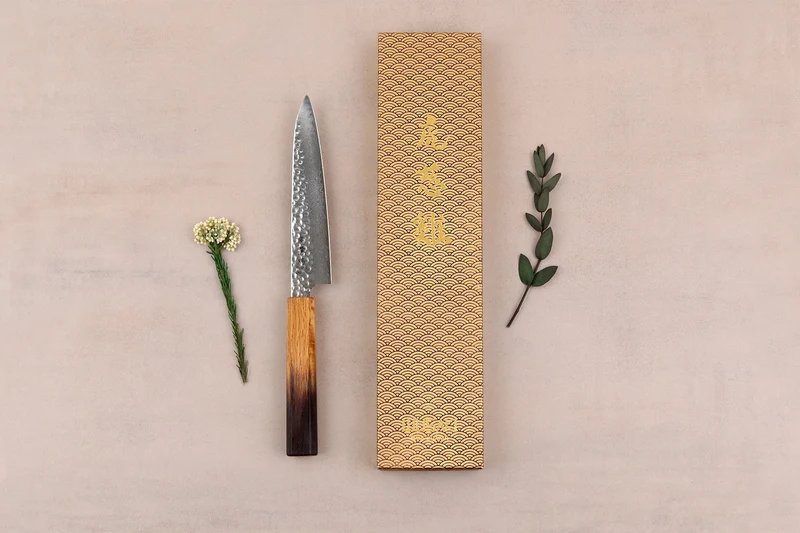 Couteau universel 15cm japonais artisanal Wusaki Yaketa VG10 damas chêne brûlé