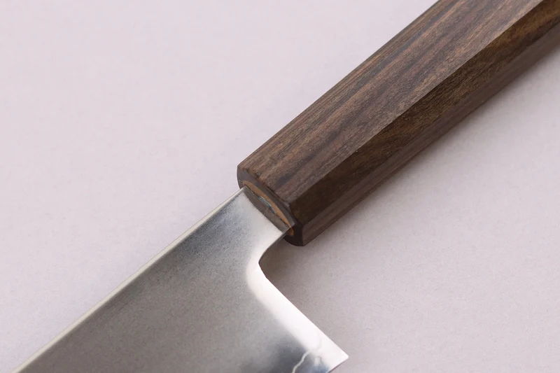 Couteau santoku 17cm japonais artisanal Wusaki Hikari SLD manche bubinga