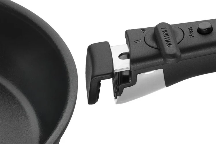 Set de 2 poêles Zwilling Unlock Ceraforme® Titanium en aluminium 20 et 28cm + 1 poignée amovible