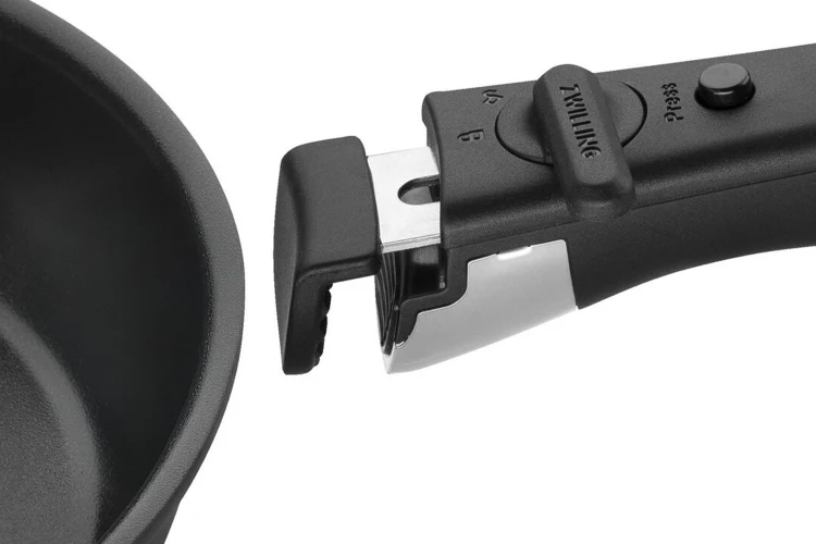 Set de 3 poêles Zwilling Unlock Ceraforme® Titanium en aluminium 20, 24 et 28 cm + 1 poignée amovible