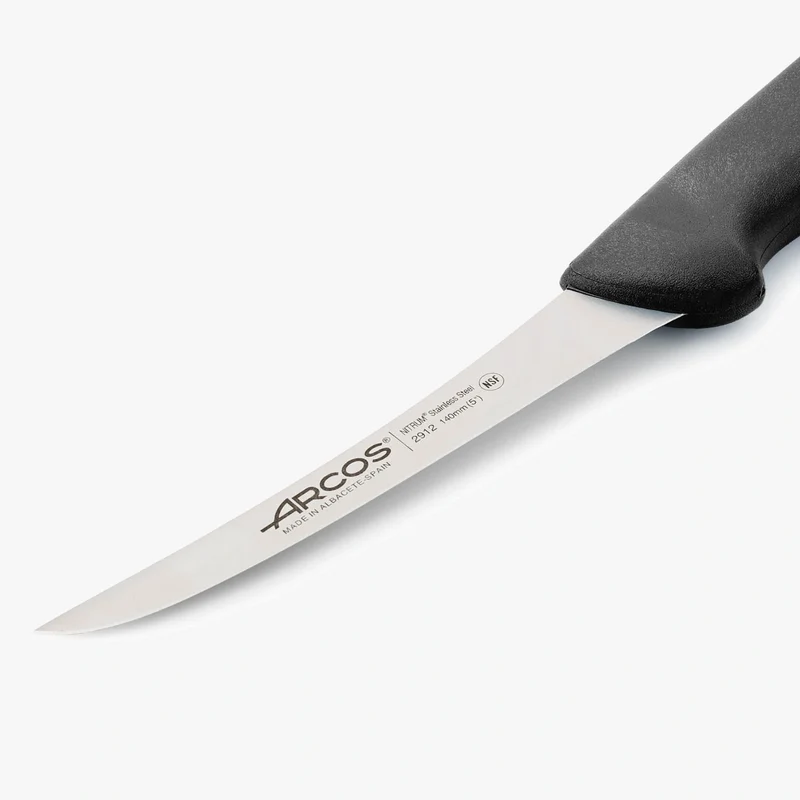 Cuchillo Deshuesador color negro Serie 2900 140 mm