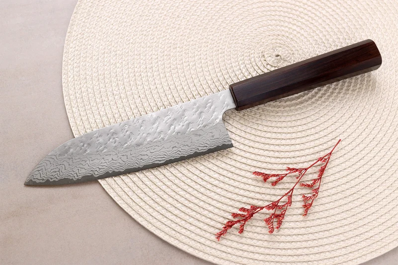 Couteau santoku 17cm japonais artisanal Nigara Hamono Tsuchime VG10 damas