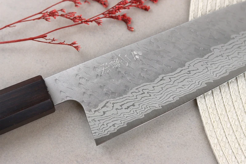 Couteau santoku 17cm japonais artisanal Nigara Hamono Tsuchime VG10 damas