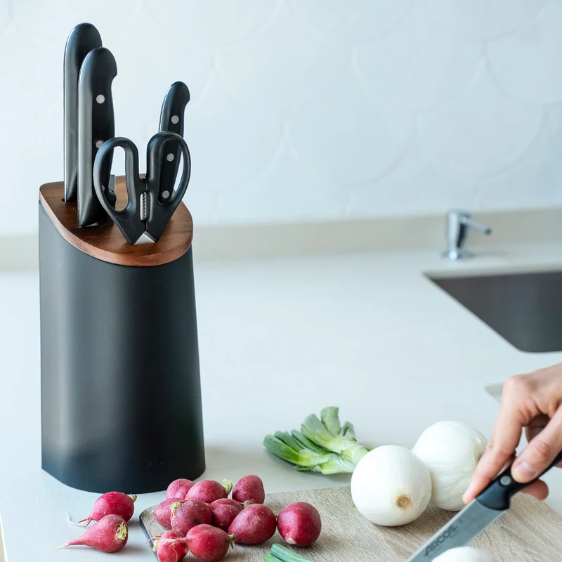 Juego cocina 4 Cuchillos Maitre + Tijera + Soporte de cuchillos negro con madera de acacia