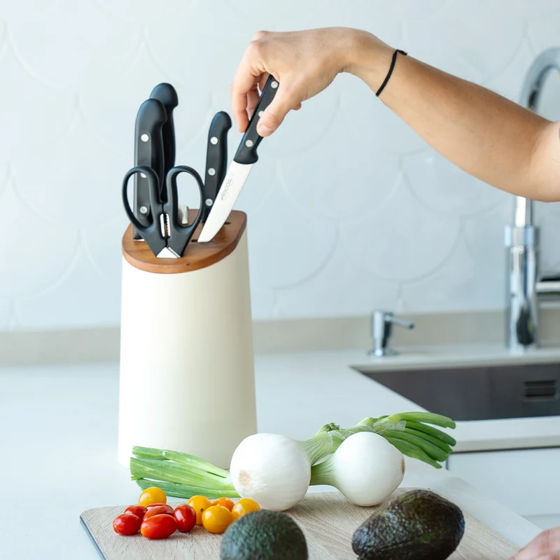 Juego cocina 4 Cuchillos Maitre + Tijeras + Soporte de cuchillos beige con madera de acacia