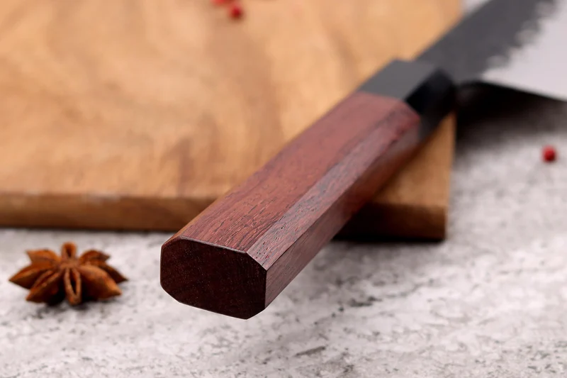 Couteau de chef Sayuto Séquoia San Mai martelé 21cm