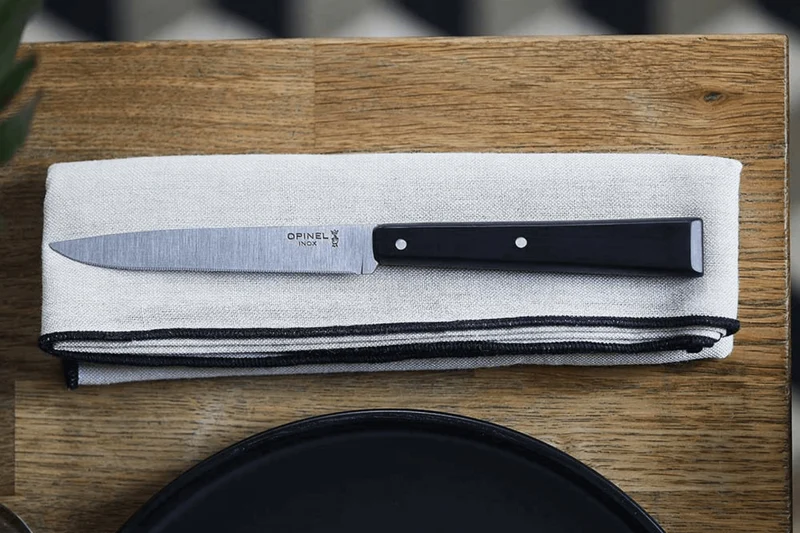 Couteau de table Opinel Bon Appétit Pro n°125 lame 11cm en inox manche noir