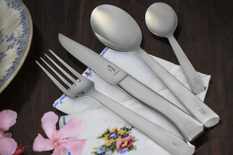 Boîte de 4 fourchettes de table Opinel Perpétue tout en acier inox