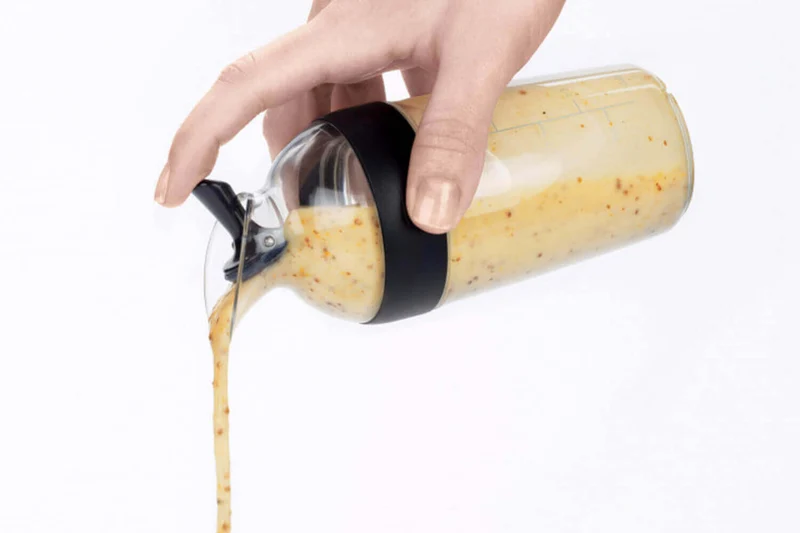 Shaker à vinaigrette OXO 236ml