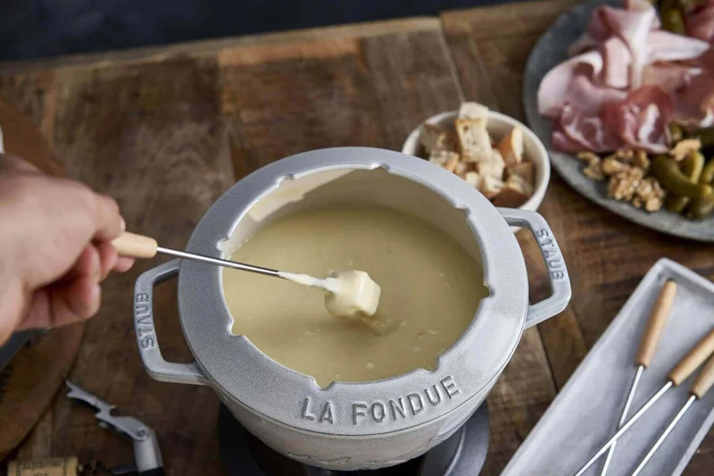 Service à fondue en fonte STAUB 20cm 6 personnes