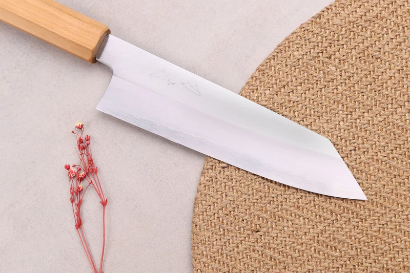 Couteau santoku kiritsuke 18cm japonais artisanal Hado Ginsan Cherry