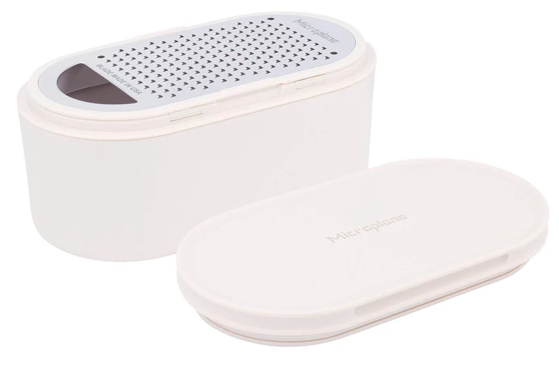 Râpe Microplane 3-en-1 blanche avec boîte de conservation et double couvercle