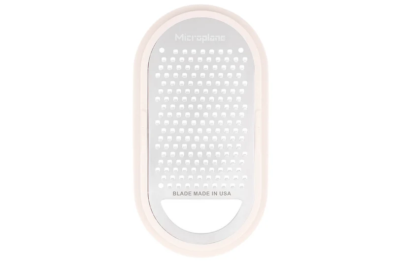 Râpe Microplane 3-en-1 blanche avec boîte de conservation et double couvercle