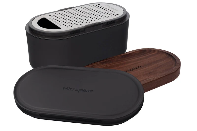 Râpe Microplane 3-en-1 noire avec boîte de conservation et double couvercle