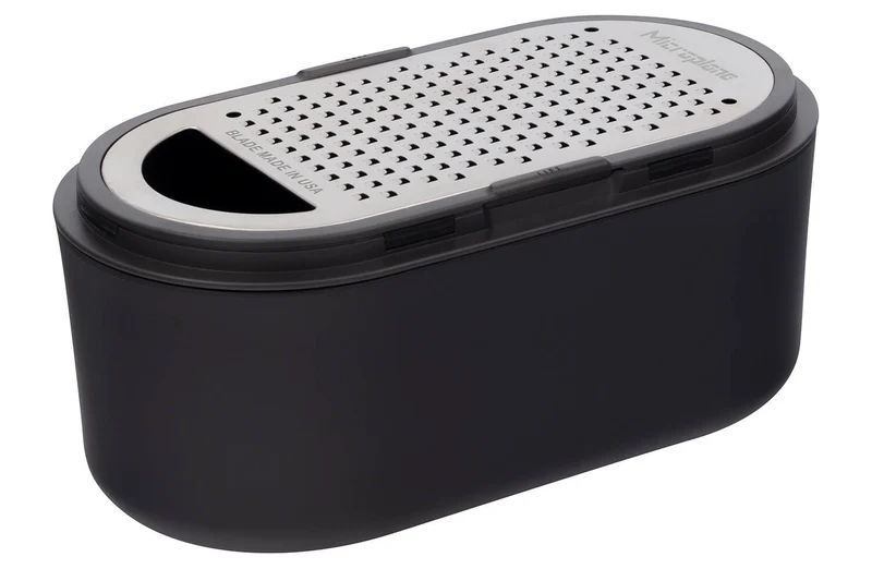 Râpe Microplane 3-en-1 noire avec boîte de conservation et double couvercle
