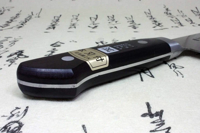 Couteau de chef 21cm Japan Kanetsune acier carbone 2N