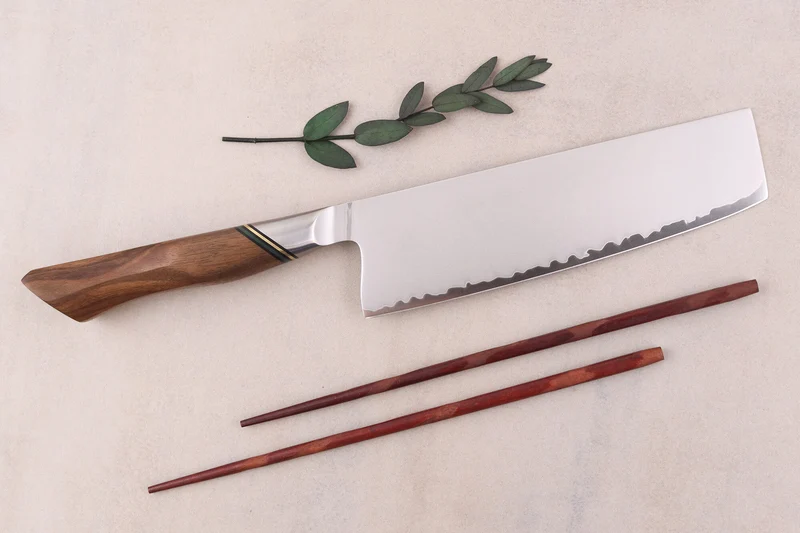 Couteau nakiri 18cm Ryda Knives A-30 San Maï et manche en noyer