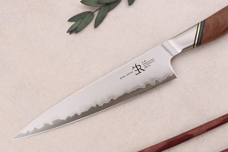 Couteau universel 13cm Ryda Knives A-30 San Maï et manche en noyer