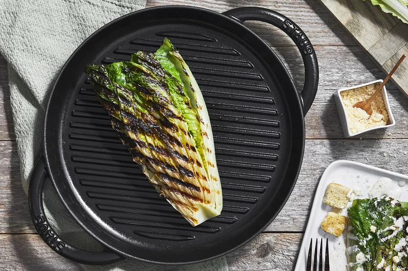 Poêle gril Staub Pure ronde en fonte émaillée noir mat