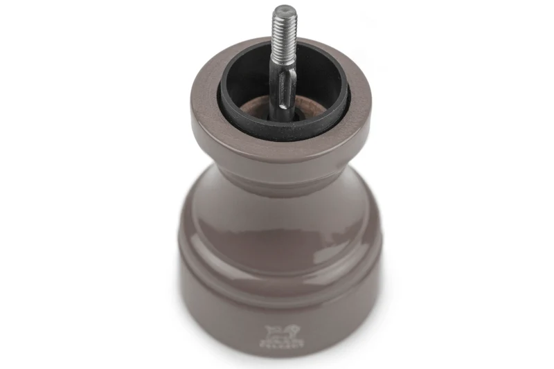 Moulin à poivre manuel Peugeot Bistro en bois de hêtre laqué gris taupe 10cm