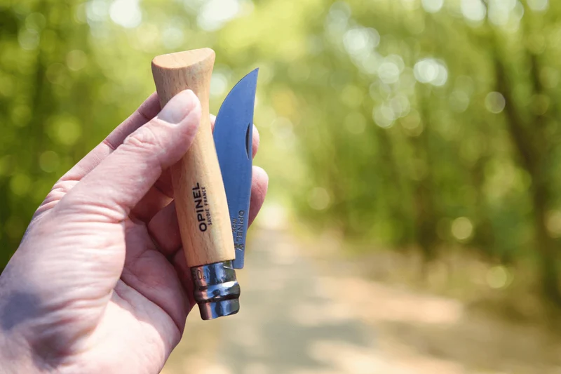 Couteau pliant Opinel Tradition Inox n°09 lame 9cm manche hêtre