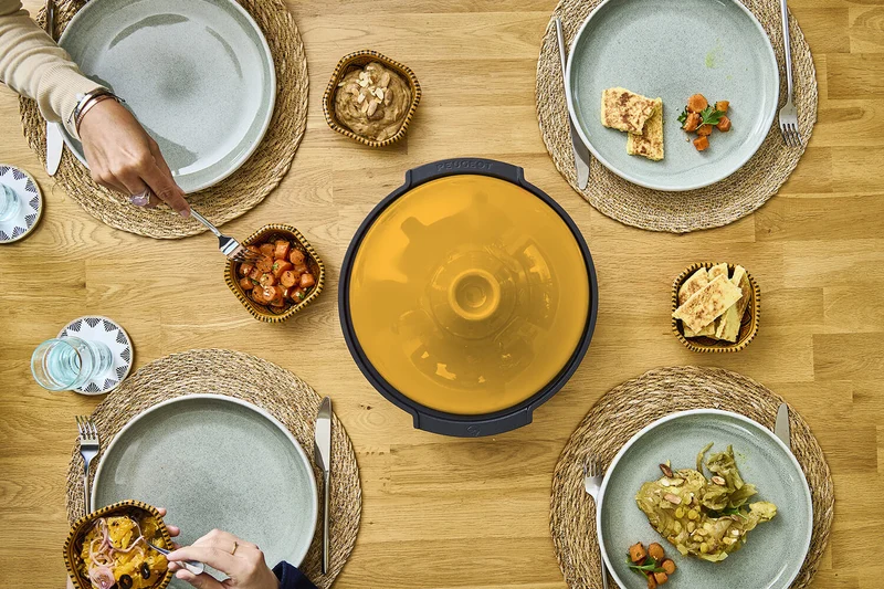 Plat à tajine Peugeot Atlas en céramique jaune safran diamètre 30cm