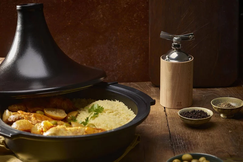 Plat à tajine Peugeot Atlas en céramique noir satin diamètre 30cm