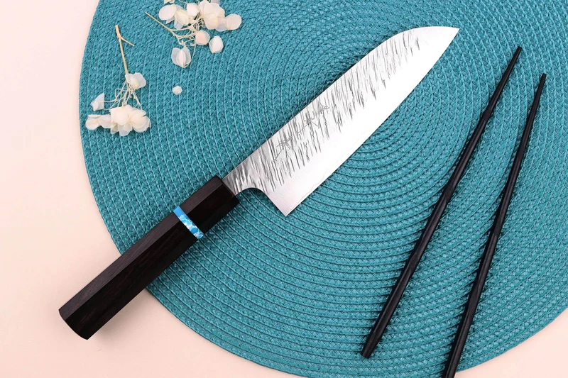 Couteau santoku japonais artisanal Yu Kurosaki Fujin 16,5cm SG2 turquoise