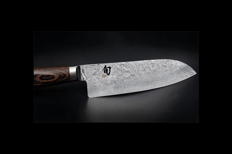 Couteau santoku Kai Shun Premier Tim Malzer 18cm + kit de soin