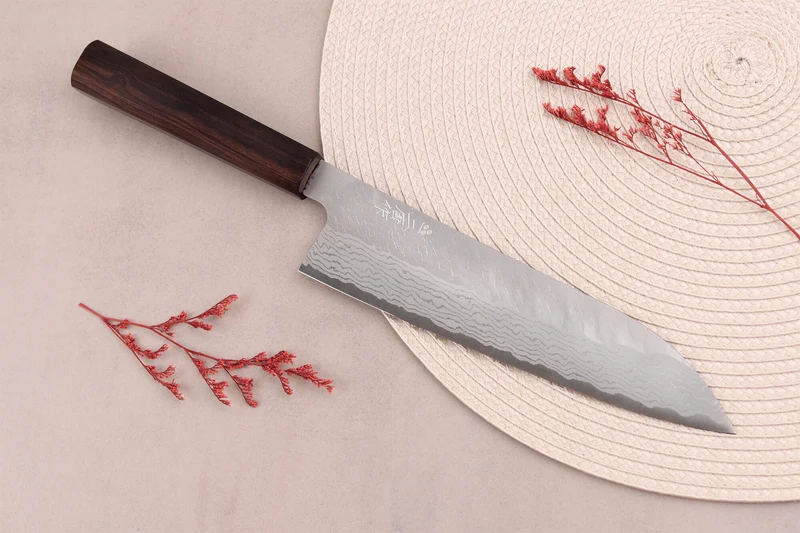 Couteau de chef 20cm japonais artisanal Nigara Hamono Tsuchime VG10 damas