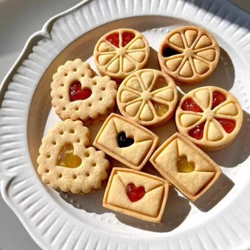 Emporte-pièces à biscuits en forme de cœur et enveloppe - Set de 4 pièces