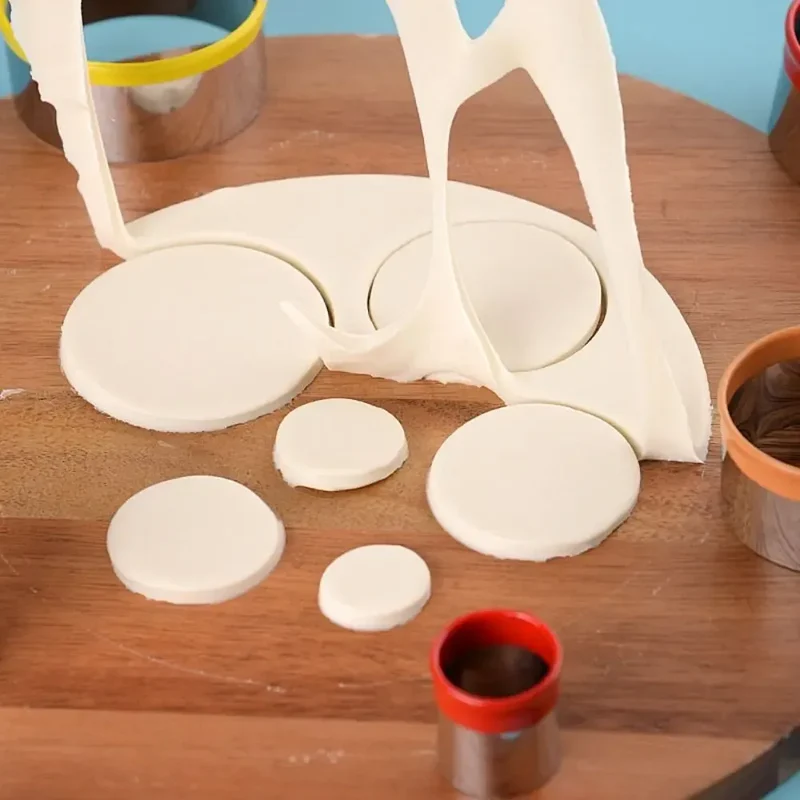Emporte-pièces ronds en inox colorés - Set de 12 pour biscuits