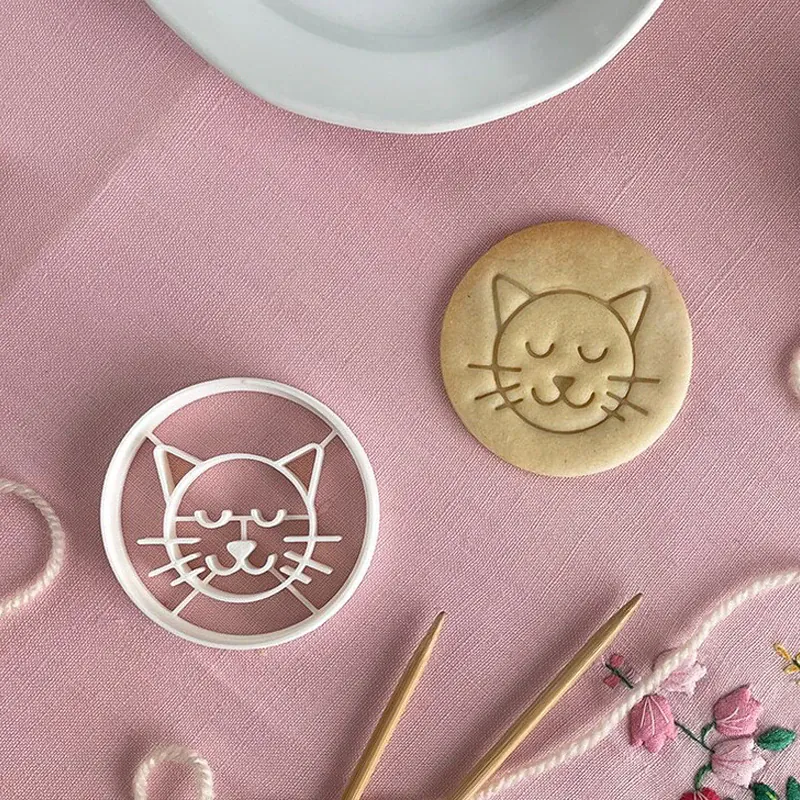 Emporte-pièces à biscuits chat - Set de 4 moules 3D en plastique