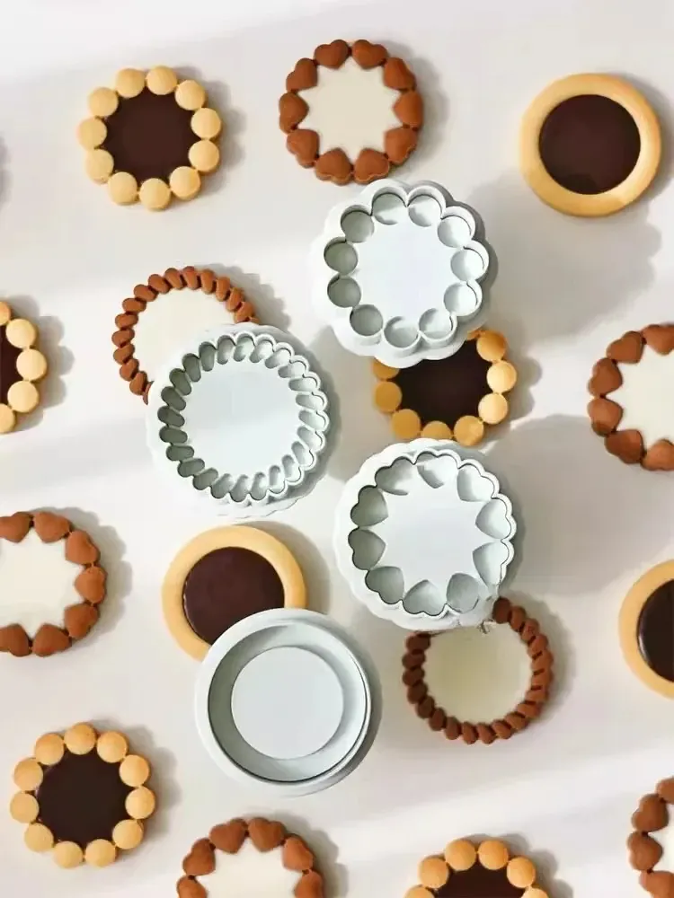 Emporte-pièces à biscuits en métal - Set de 3 modèles floraux