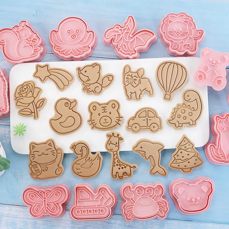 Emporte-pièces à Biscuits - Set de 8 Découpeurs en Plastique 3D
