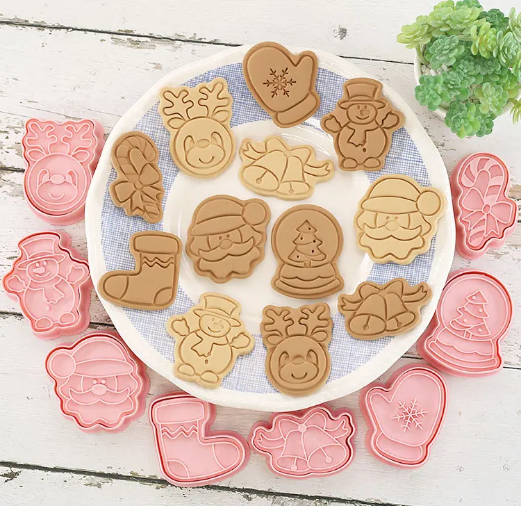 Emporte-pièces à Biscuits - Set de 8 Découpeurs en Plastique 3D