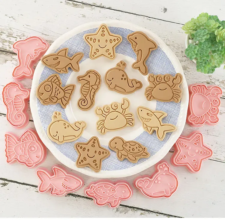 Emporte-pièces à Biscuits - Set de 8 Découpeurs en Plastique 3D