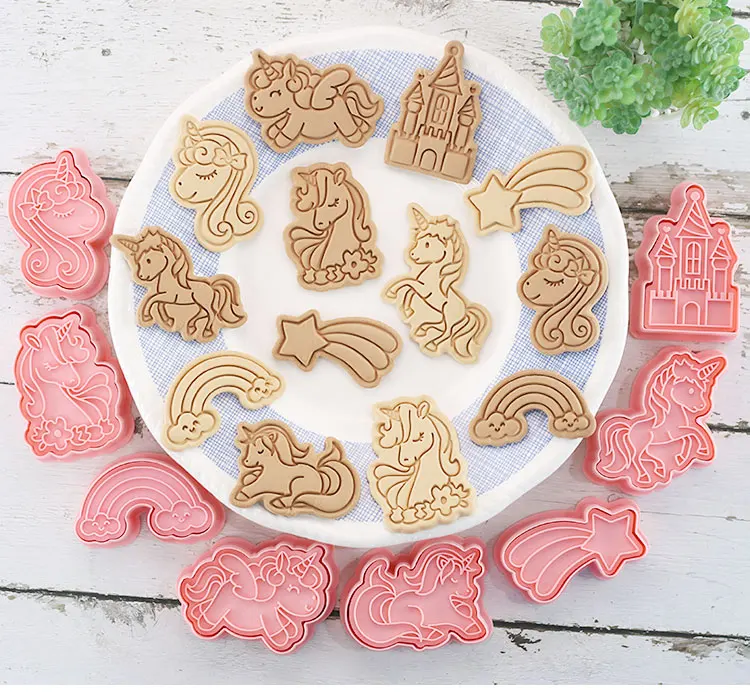 Emporte-pièces à Biscuits - Set de 8 Découpeurs en Plastique 3D