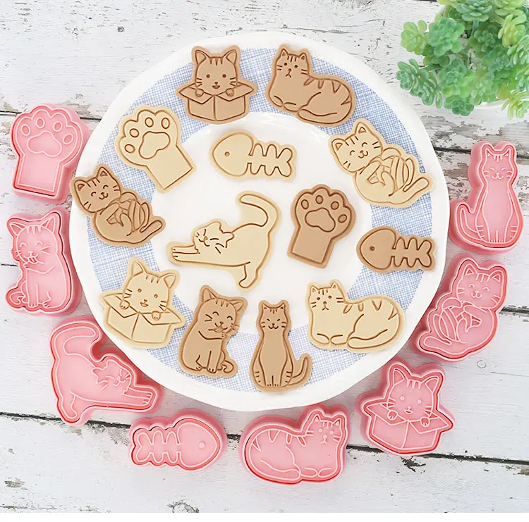 Emporte-pièces à Biscuits - Set de 8 Découpeurs en Plastique 3D