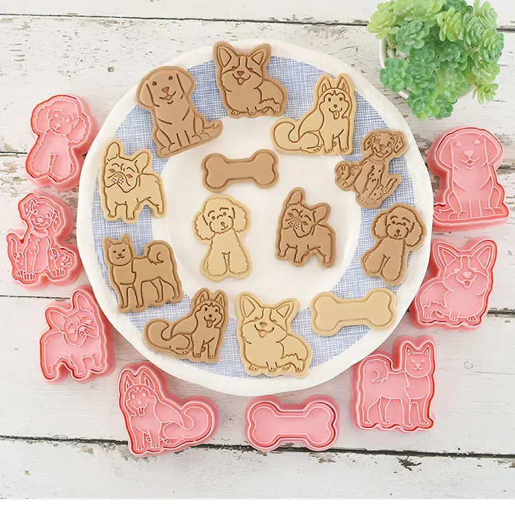 Emporte-pièces à Biscuits - Set de 8 Découpeurs en Plastique 3D