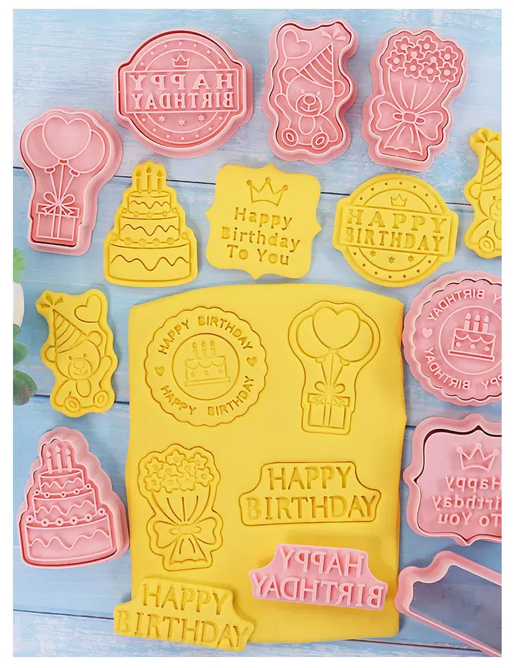 Emporte-pièces à Biscuits - Set de 8 Découpeurs en Plastique 3D