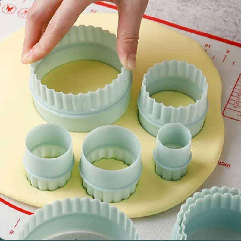 Ensemble de 8 Emporte-Pièces Ronds en Silicone Non-adhésif pour Pâtisserie