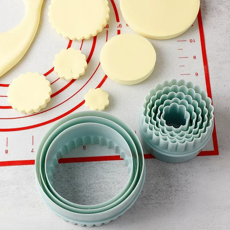 Ensemble de 8 Emporte-Pièces Ronds en Silicone Non-adhésif pour Pâtisserie