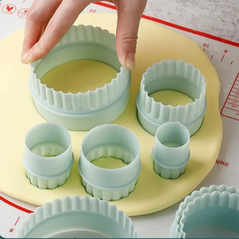 Ensemble de 8 Emporte-Pièces Ronds en Silicone Non-adhésif pour Pâtisserie