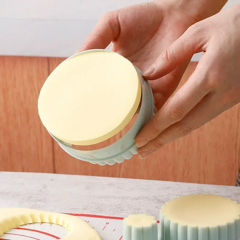 Ensemble de 8 Emporte-Pièces Ronds en Silicone Non-adhésif pour Pâtisserie